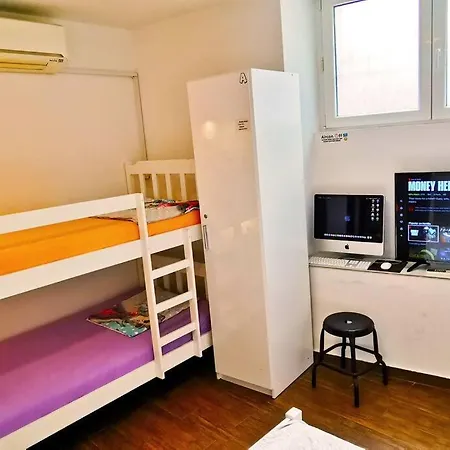 Apartment Old White 1
