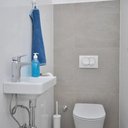 Apartment Old White 1 *