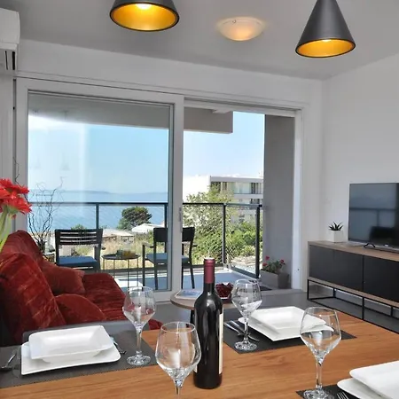 Apartment Old White 1 *